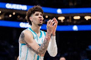 mk体育官方网站-又双叒赛季报销！三球过去三年每个赛季都至少缺席了25场