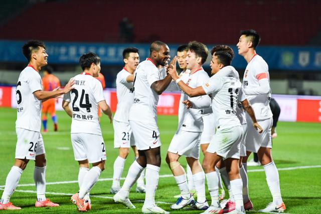 mk中国官方认证-找到感觉仍遭联赛头羊绝杀 亚泰静待核心伤愈复出