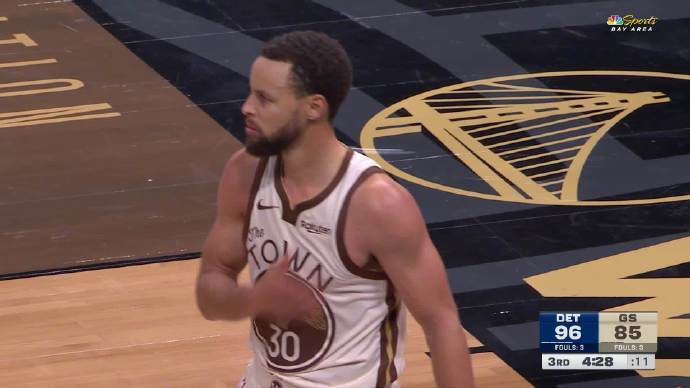 mk体育-勇士官宣：库里右膝酸痛提前退赛 队记曝过去一周一直不适